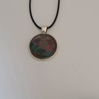 Red and Green Round Pendant